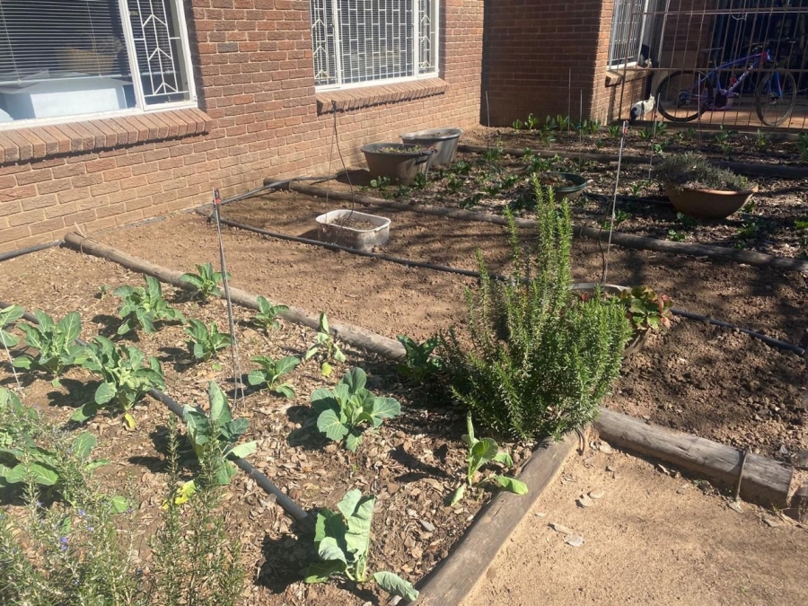 5 Bedroom Property for Sale in Ladybrand Free State